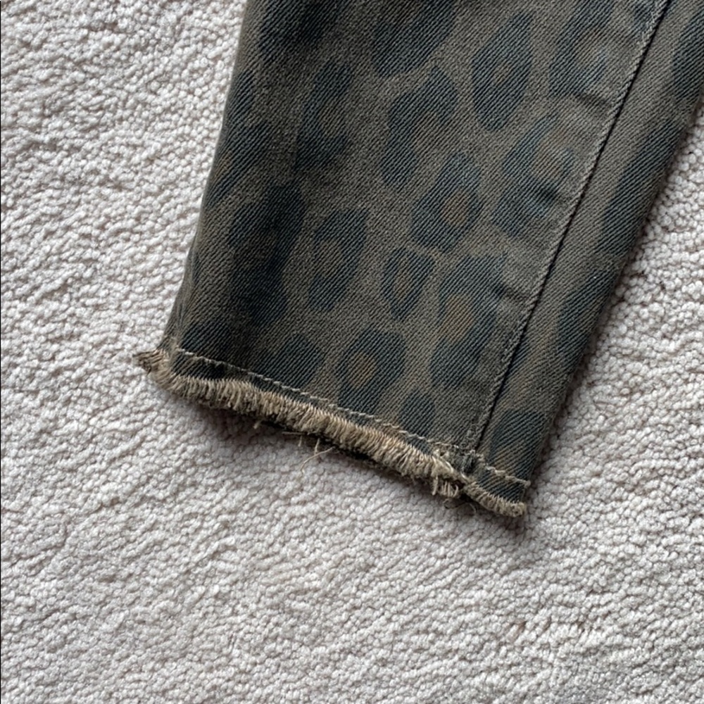 NWT Aqua dark camo leopard skinny jeans. - Picture 7 of 7
